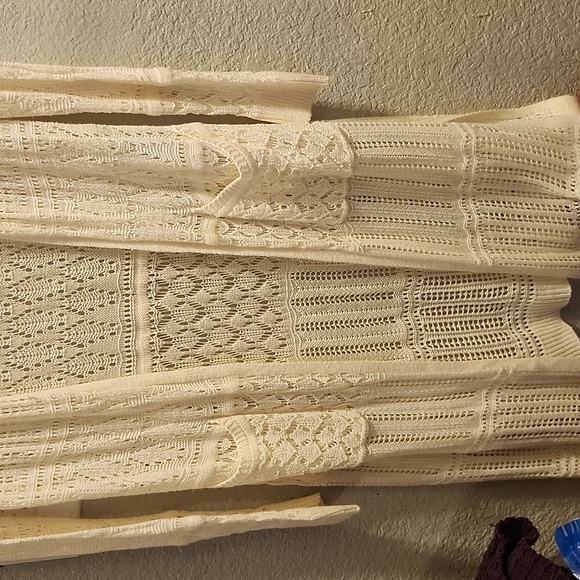 Long sleeved dressy sweater Size Med - Picture 2 of 4